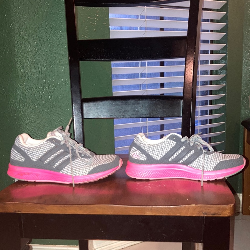 Adidas bounce 61/2